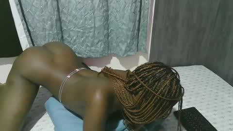 Snapshot of beautyamara chatting on April 14, 6:47 pm Amara online show from April 14, 6:47 pm