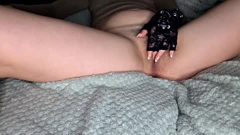 Snapshot of beautybabe9994 chatting on February 13, 1:51 pm Beauty Queen online show from February 13, 1:51 pm