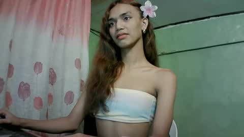 Snapshot of beautyhotasia123 chatting on February 20, 5:51 pm beautyhotasia123 online show from February 20, 5:51 pm