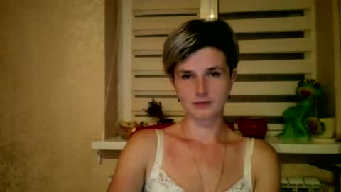Snapshot of beautyksenia chatting on October 17, 6:54 pm BeautyKsenia online show from October 17, 6:54 pm