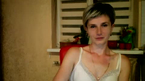 Snapshot of beautyksenia chatting on July 9, 7:07 pm BeautyKsenia online show from July 9, 7:07 pm