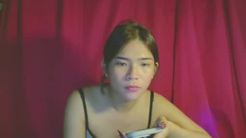 Snapshot of beautyqueen18x chatting on April 9, 8:36 pm beautyqueen18x online show from April 9, 8:36 pm