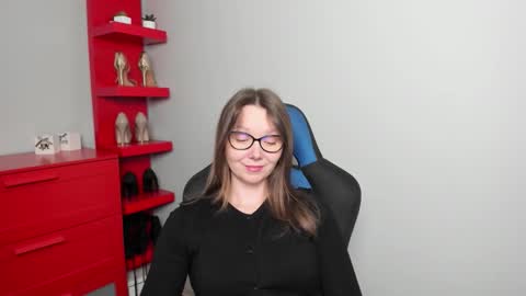 Zoe online show from December 3, 6:54 am