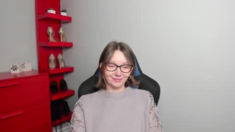 Zoe online show from December 5, 6:44 am