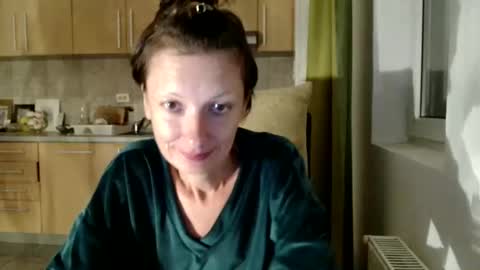 Raluca online show from September 29, 5:40 pm