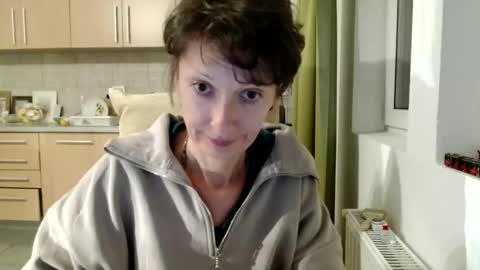 Raluca online show from October 2, 6:48 pm