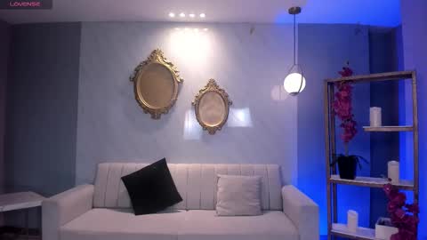 Am Becca online show from October 31, 11:55 am