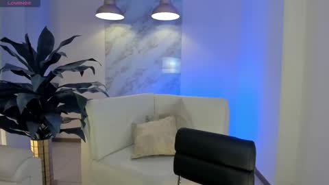 Am Becca online show from November 8, 7:12 pm