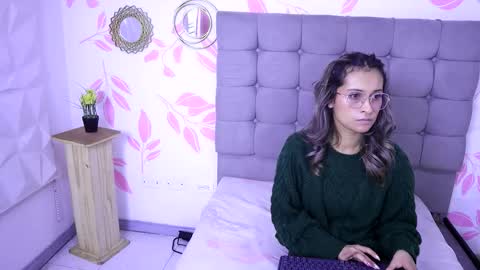 beccamilanni online show from November 12, 12:16 pm