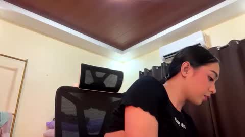 Snapshot of becinapia15 chatting on October 4, 6:00 am becinapia15 online show from October 4, 6:00 am