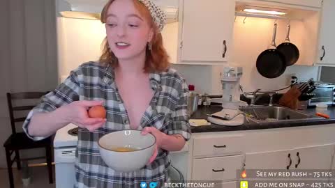 Snapshot of beckthetongue chatting on February 27, 5:58 pm Beck the tongue online show from February 27, 5:58 pm