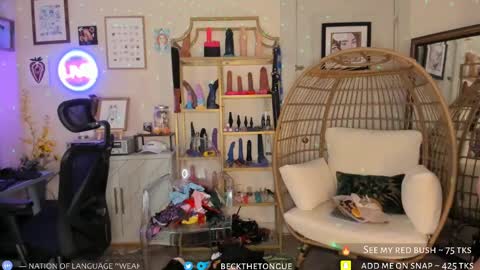 Snapshot of beckthetongue chatting on September 13, 10:20 pm Beck the tongue online show from September 13, 10:20 pm