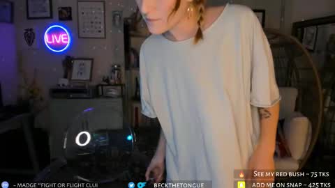 Snapshot of beckthetongue chatting on September 18, 10:23 pm Beck the tongue online show from September 18, 10:23 pm