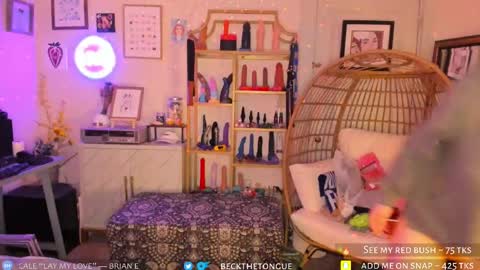 Snapshot of beckthetongue chatting on September 23, 10:02 pm Beck the tongue online show from September 23, 10:02 pm