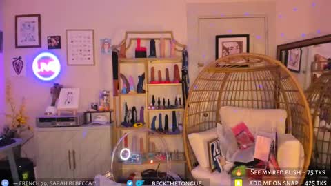 Snapshot of beckthetongue chatting on October 1, 10:49 pm Beck the tongue online show from October 1, 10:49 pm