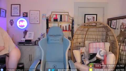 Snapshot of beckthetongue chatting on October 8, 9:45 pm Beck the tongue online show from October 8, 9:45 pm