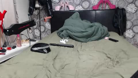 Becky online show from October 31, 6:31 pm