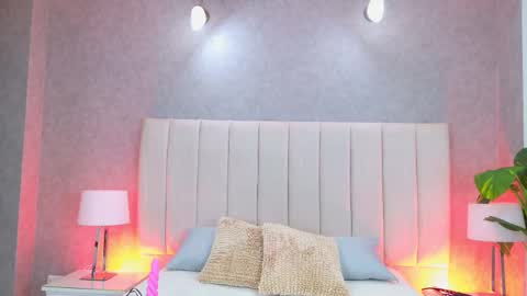 Laura Tobon online show from September 20, 7:26 pm
