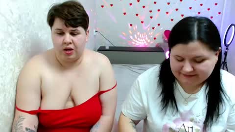 BeckyAndEllen online show from February 25, 8:19 pm