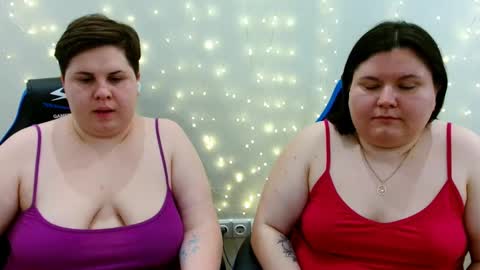 BeckyAndEllen online show from March 27, 11:15 pm