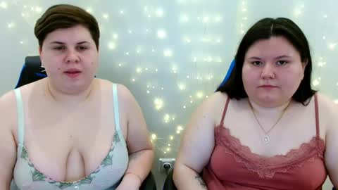 BeckyAndEllen online show from April 2, 11:19 am