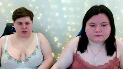 BeckyAndEllen online show from April 11, 10:41 am