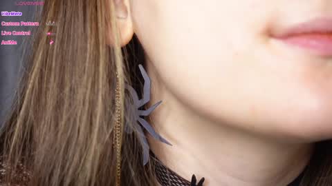 BeckyMartens come join me on    while im offline here  online show from October 31, 2:45 am