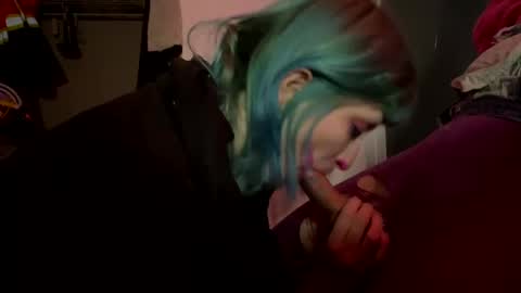 Snapshot of beckytheclown chatting on December 8, 10:08 am Beckytheclown online show from December 8, 10:08 am