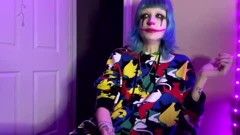 Snapshot of beckytheclown chatting on December 9, 8:33 am Beckytheclown online show from December 9, 8:33 am