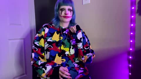 Snapshot of beckytheclown chatting on December 9, 12:08 pm Beckytheclown online show from December 9, 12:08 pm