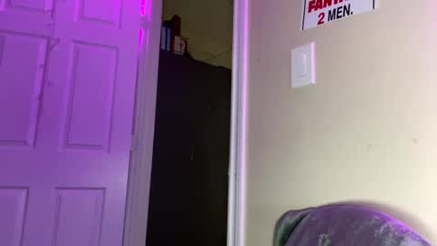 Snapshot of beckytheclown chatting on February 21, 4:26 pm Beckytheclown online show from February 21, 4:26 pm