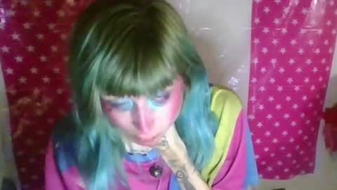 Snapshot of beckytheclown chatting on September 19, 12:23 am Beckytheclown online show from September 19, 12:23 am