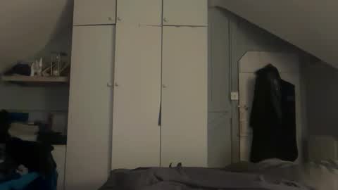 bedfordbottom26 online show from March 22, 12:36 am