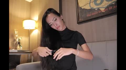 bee_thai online show from March 7, 7:00 pm