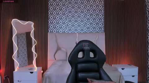 BELLA online show from April 17, 12:08 pm