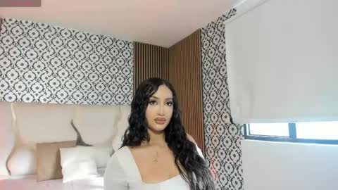 BELLA online show from May 26, 12:12 pm