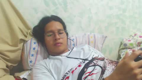 Snapshot of beentage chatting on December 20, 9:17 pm Alex online show from December 20, 9:17 pm