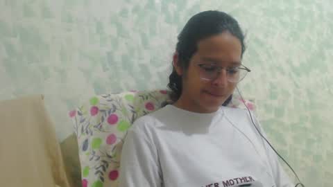 Snapshot of beentage chatting on December 21, 7:03 am Alex online show from December 21, 7:03 am