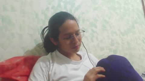 Snapshot of beentage chatting on January 4, 6:09 am Alex online show from January 4, 6:09 am