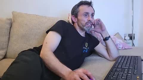 begbestuk online show from November 2, 5:10 am