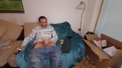 Snapshot of begbestuk chatting on April 1, 2:25 pm begbestuk online show from April 1, 2:25 pm