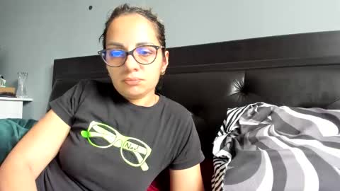 kevin and Bella online show from May 12, 7:49 am
