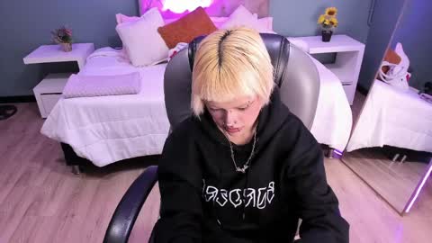 Bela online show from April 10, 1:05 pm