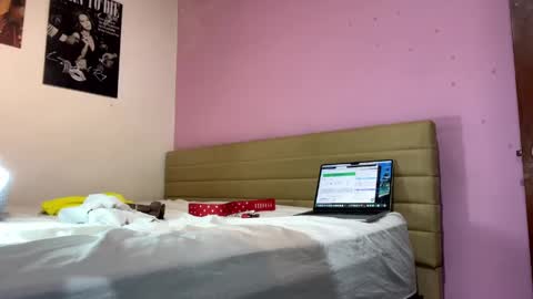 Snapshot of bela_noir chatting on May 16, 2:19 am bela_noir online show from May 16, 2:19 am
