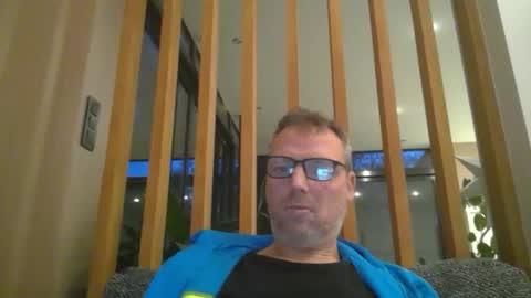 belgianordenary online show from December 4, 6:44 am