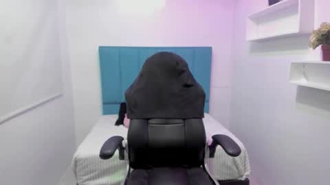 Bella online show from September 22, 1:02 pm