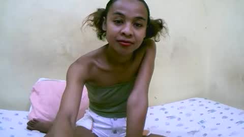 bella193999 online show from November 9, 6:17 pm