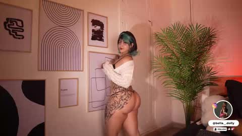 Snapshot of bella__donne chatting on October 27, 11:47 am online show from October 27, 11:47 am