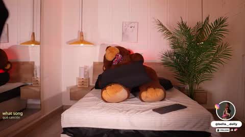 Snapshot of bella__donne chatting on November 7, 11:54 am online show from November 7, 11:54 am