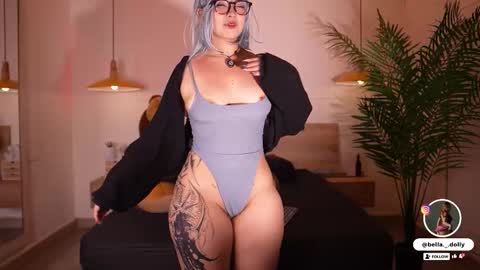 Snapshot of bella__donne chatting on November 12, 11:32 am online show from November 12, 11:32 am